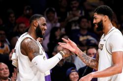 关于詹姆斯赛点兑现，俄克拉荷马城雷霆淘汰明尼苏达森林狼晋级四强，主帅激动落泪的信息