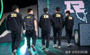 Rookie在MAD比赛中反败为胜，比赛局势复杂引发热议！